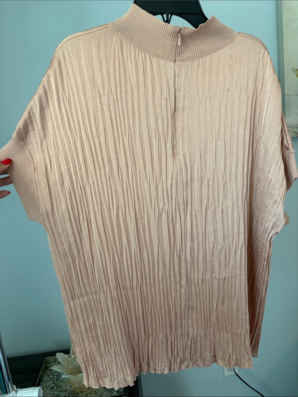 Vince | L Women's Pleated Short Sleeve Top - Blush Pink - Picture 4 of 5
